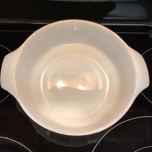 VTG Anchor Hocking “Fire King”2 Qt. Casserole Dish - Picture 2 of 4